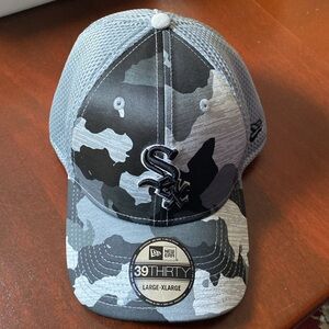 New Era MLB Chicago White Sox, Size Large/XLarge Gray & Black  Camo 39THIRTY Cap